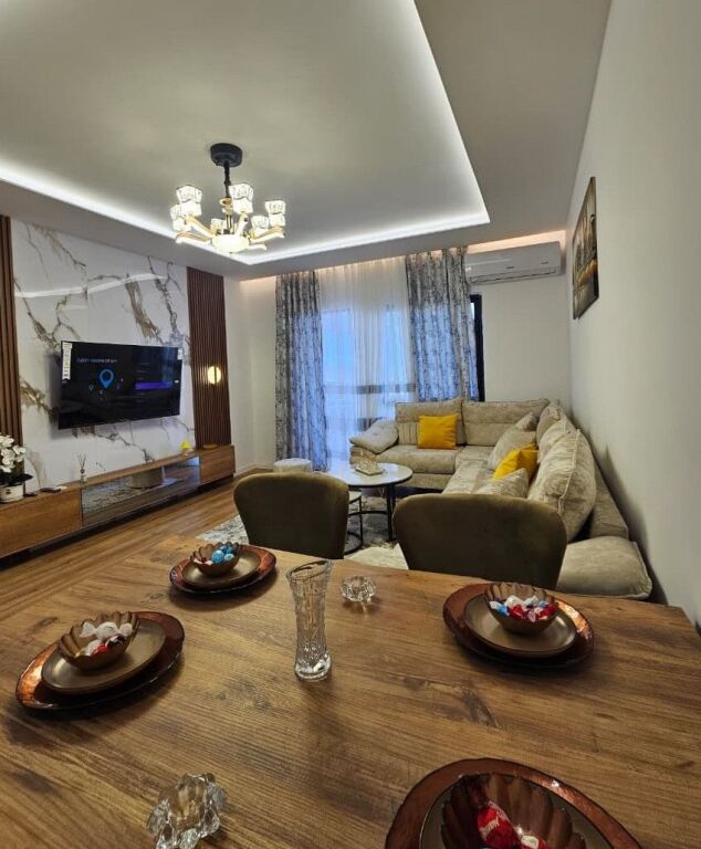 Shitet apartament 2+1+2 tek Pallati me Shigjeta