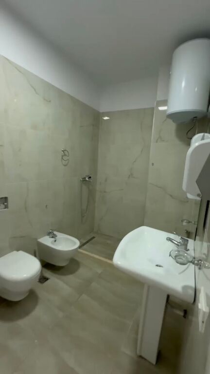 Apartment 3+1+2 for sale in Komuna e Parisit