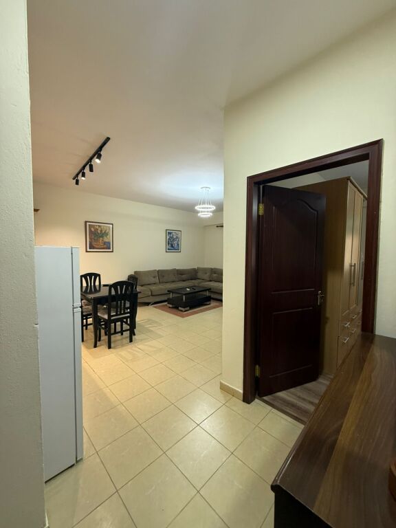 Apartament 1+1 me Qera – Qendër, Rruga e Barrikadave