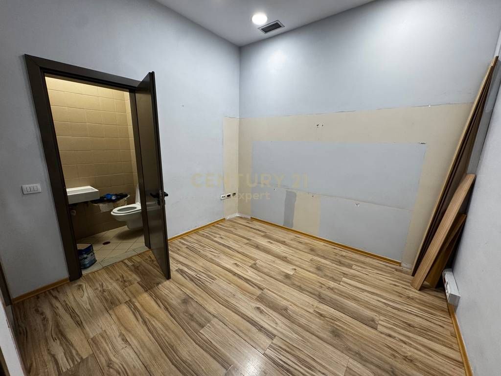 LOCALE IN AFFITTO PER UFFICIO / CLINICA !!!