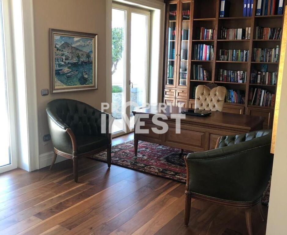 Shitet Penthouse 4+1 Vila Gold, prane Kompleksi Halili rruga e Dibres