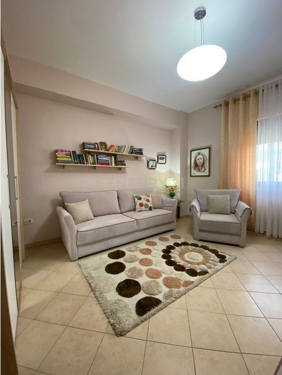 Apartment 2+1+2 for rent on Kavajes Street!