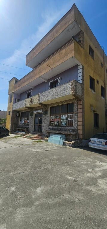 SHITET GODINE 3 KATESHE +BODRRUM SHKOZET RRUGE KRYESORE