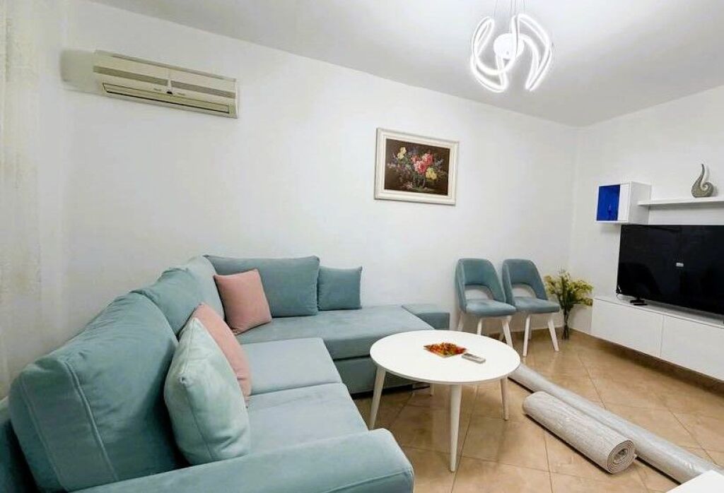 JEPET ME QIRA APARTAMENT 1+1 TEK 21 DHJETORI | ÇMIMI 55,000 ALL