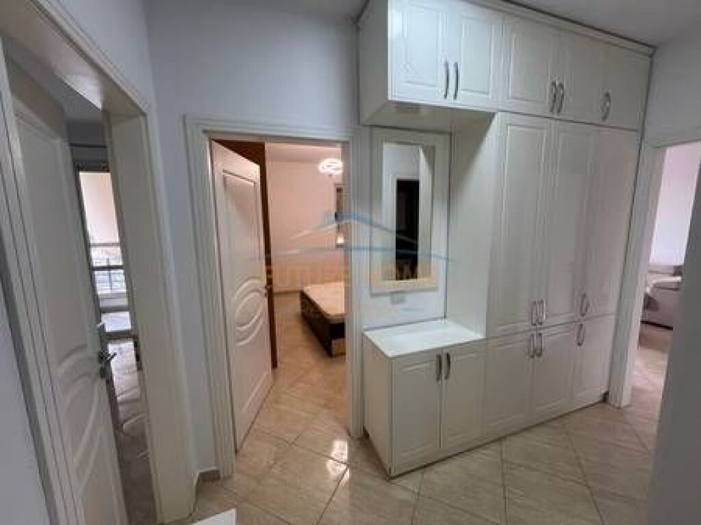 Shitet, Apartament 2+1,Misto Mame