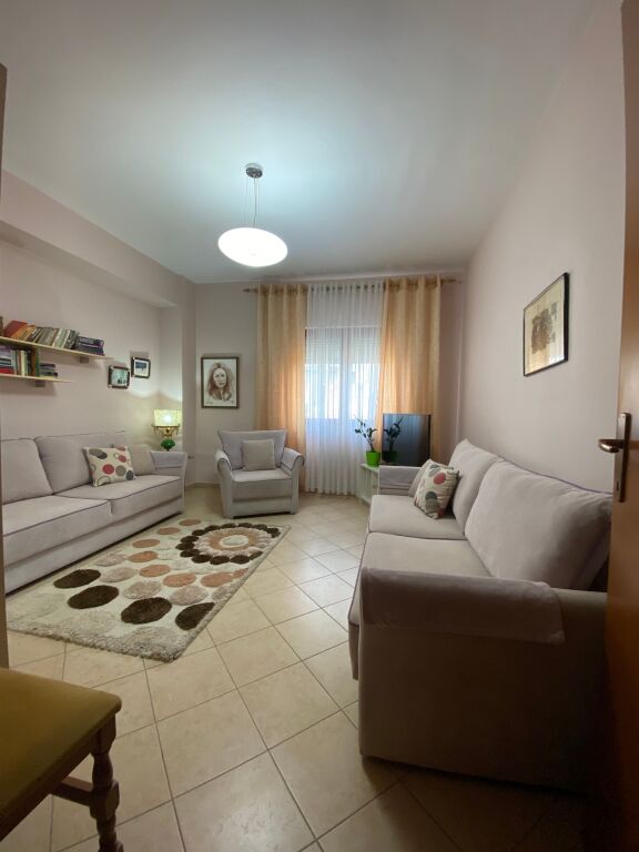 Appartamento 2+1+2 in affitto in Via Kavaja!