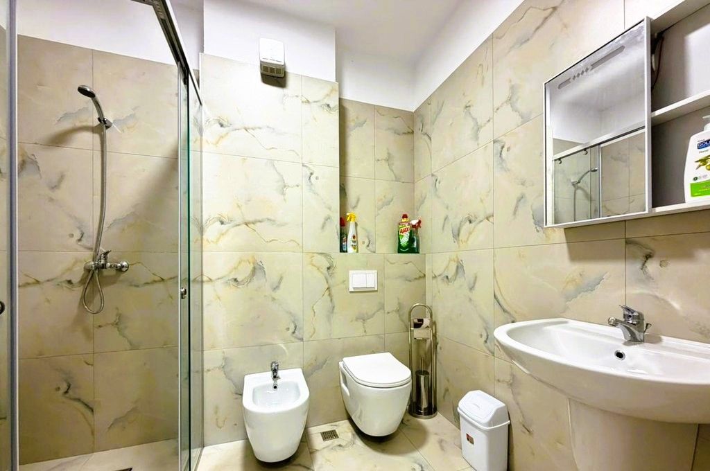 APARTAMENT MODERN 2+1+2 PER QIRA TEK PAZARI RI!