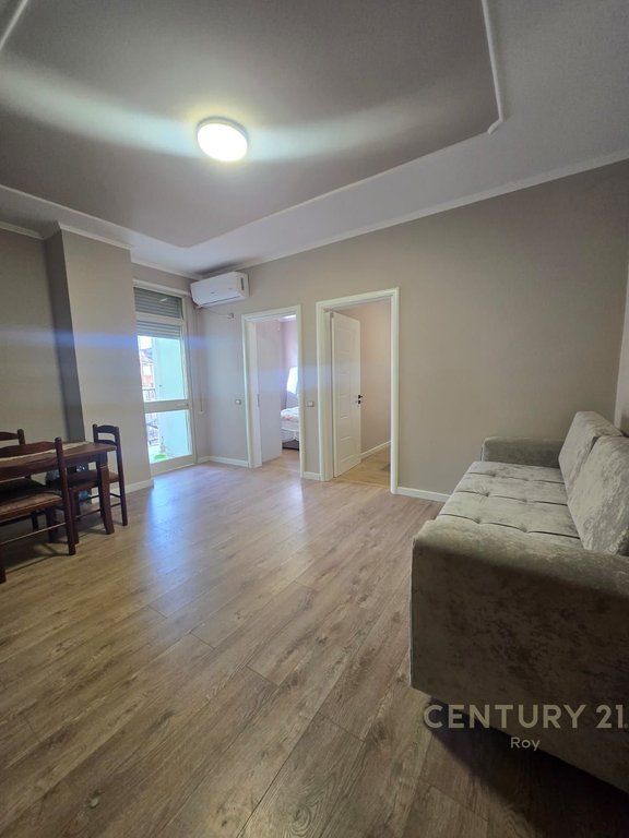 Appartamento 2+1 in vendita vicino alle ville di Vienna a Golem!!! 
