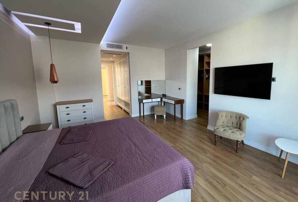 Penthouse for sale 3+1+2 + Parking Spot and Veranda at the Dry Lake