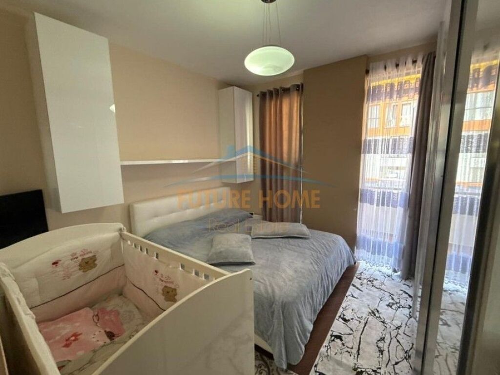 Shitet, Apartament 1+1, Unaza e Re, Tiranë