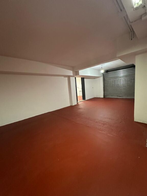 OKAZION - TIRANE PRANE SHKOLLES SE KUQE, SHITET DYQNE+ MAGAZINE + PARKIME Per Tipologji Te Ndryshme Biznesi!!! Prona ndodhet ne katin 0 dhe -1