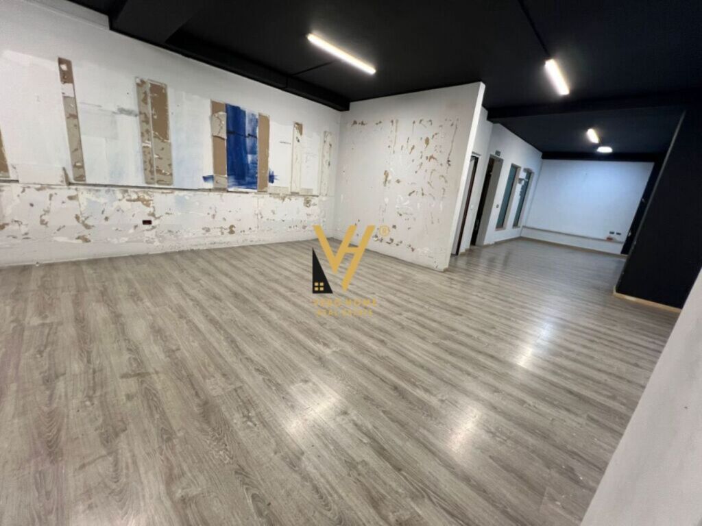 BUSINESS PREMISES 115 M2 FOR RENT AT LSI, BLLOK 1,500 EURO