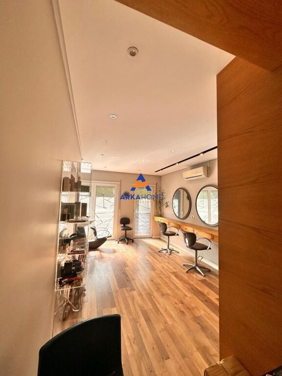 JEPET ME QERA BIZNES 100M2 "DON BOSKO, AFER FISH TIME" 1500 EURO