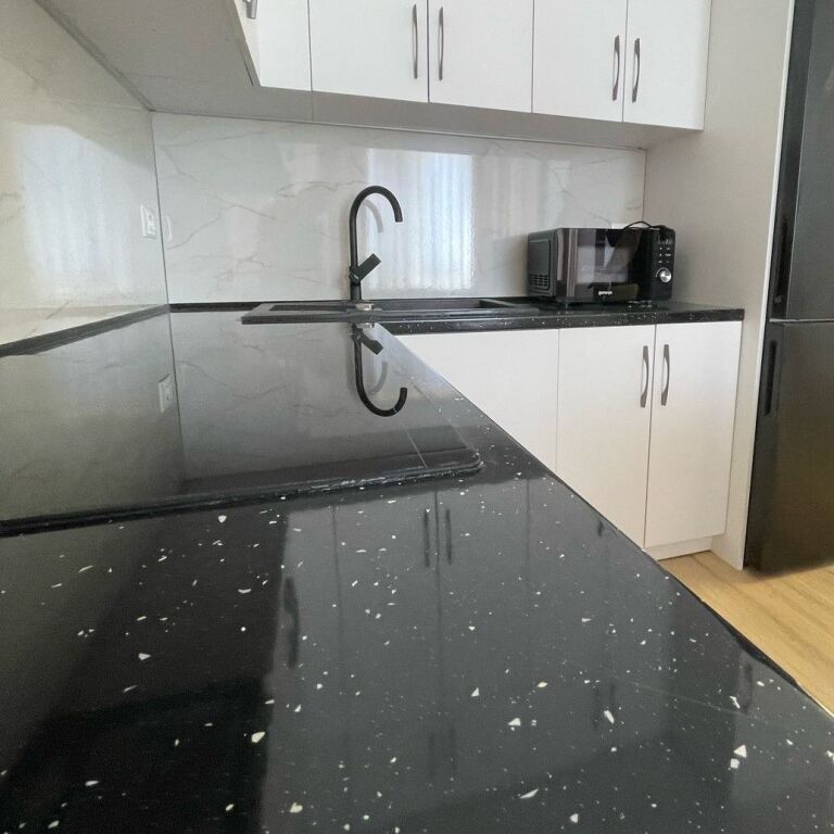 🏡 Appartamento 1+1 + Posto Auto in Affitto – Bulevardi i Ri (Via Karl Gega) 📍