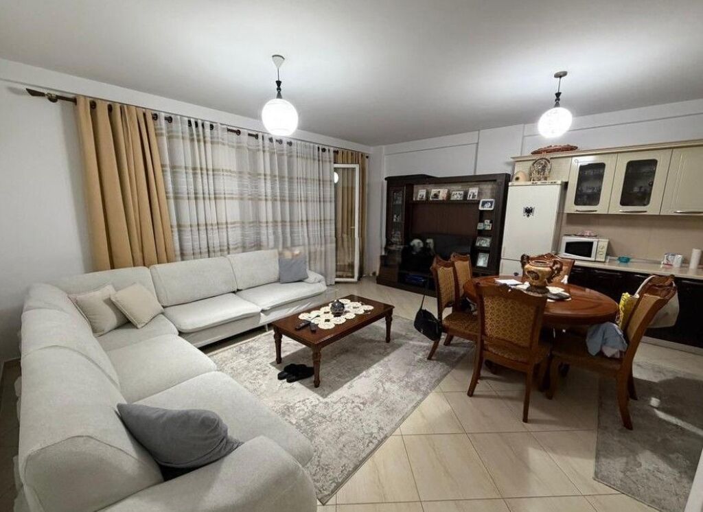 Shitet 1+1 te Gener 2 ne rrugen “Jordan Misja”.