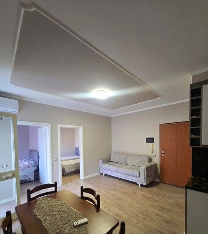 Apartament 2+1 në shitje prane vilave te vienes ne Golem!!!
