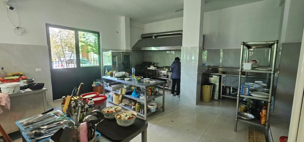 Shitet Bar Restorant + Apartament Golem Prane Hotel Flower