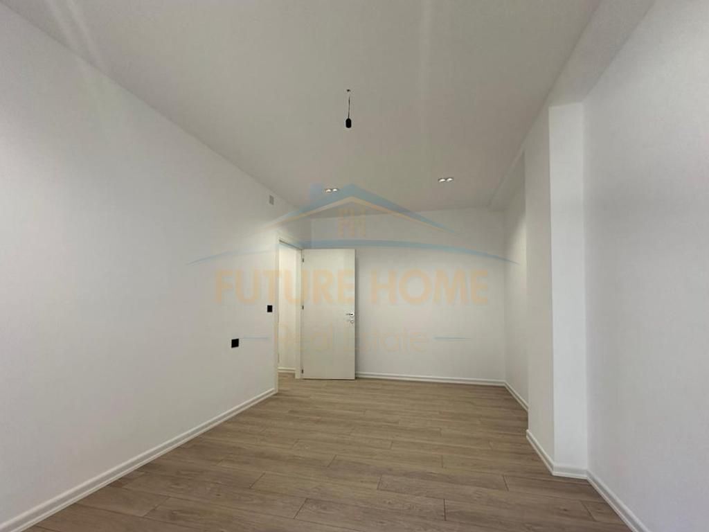 Shitet, Apartament 2+1, Fresku, Tiranë. ELT55765