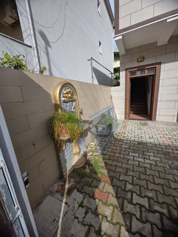 Jepet me qira apartament 2+1, i mobiluar – Pranë Vala Park, Durrës