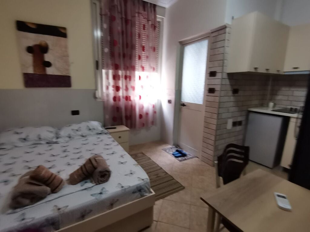 GARSIONERE ME QERA 5 MAJ 38.000 LEKE FH-69652