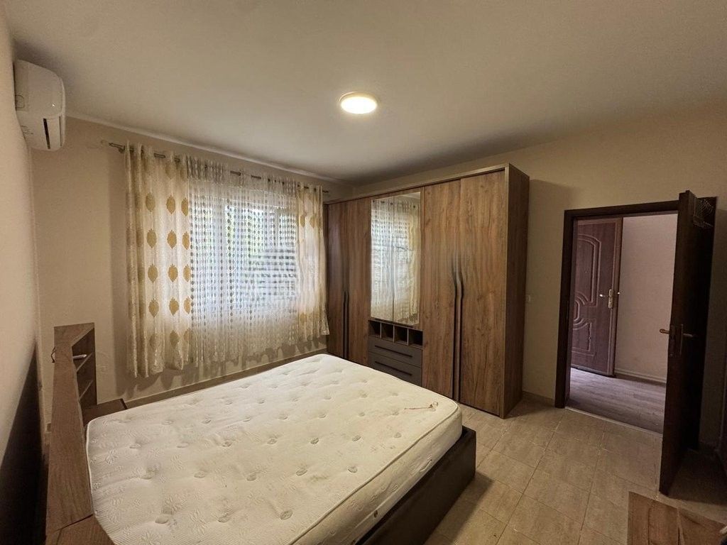 JEPET SHTEPI PRIVATE ME QERA  1+1 .500 € /Muaj