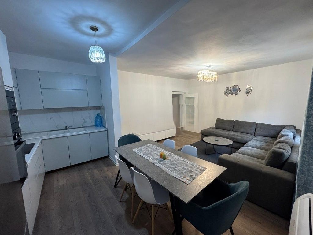 JEPET SHTEPI PRIVATE ME QERA  1+1 .500 € /Muaj