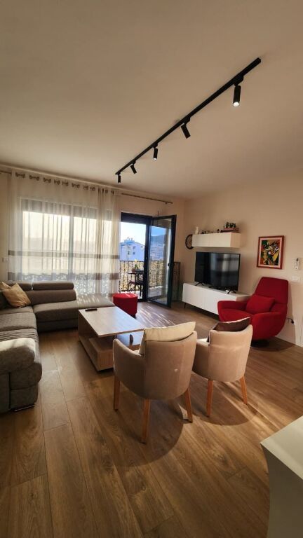 APARTAMENT 2+1 PER QERA TEK PAZARI I RI