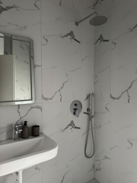 Monolocali moderno nel Complesso Kadiu