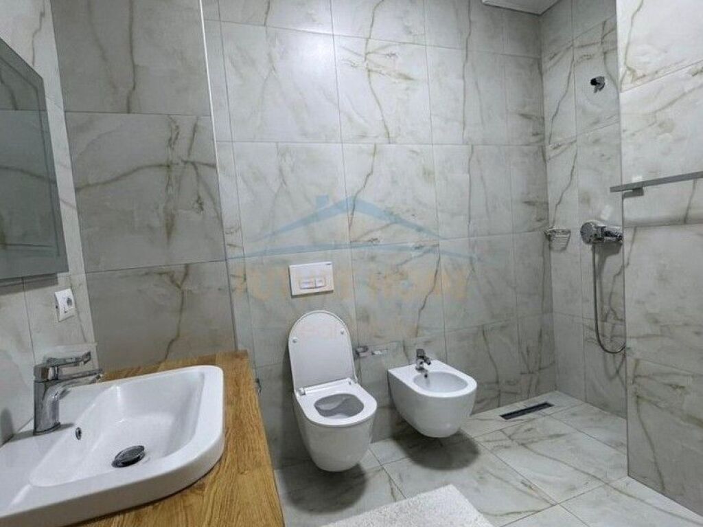 Qera, Apartament 2+1+2+Post Parkimi , Jordan Misja , Tirane