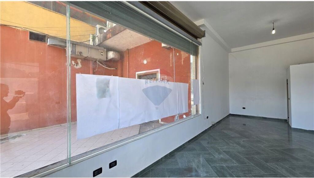 🏢 SHOP FOR RENT NEAR THE VLORA STADIUM