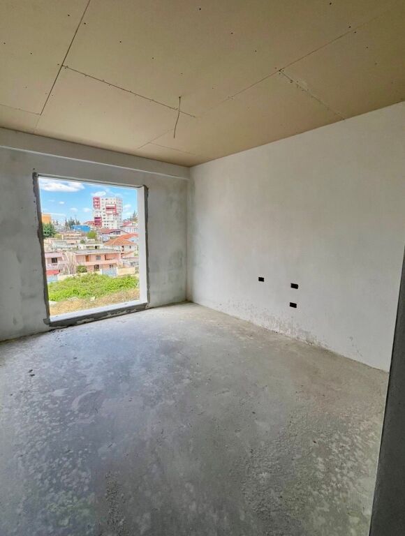 Shitet 1+1 ne Porcelan, 110.000€