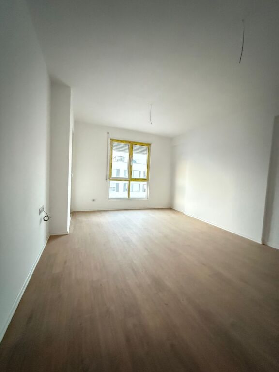 🏠 Shitet Apartament 1+1 - tek 5-Maji