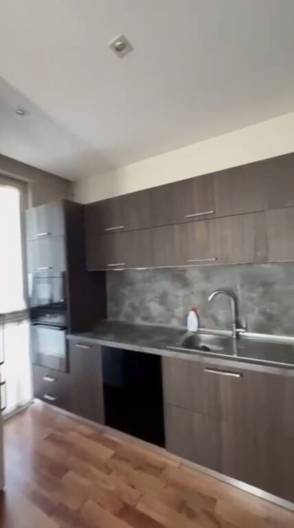 Fusha aviacionit , 3+1+verande per qera