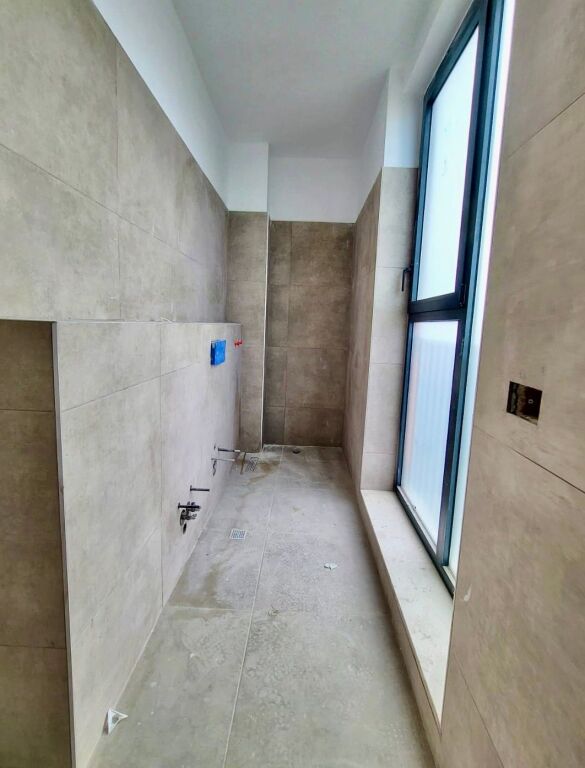 Shitet 1+1 tek Bulevardi i Ri , 120.000€