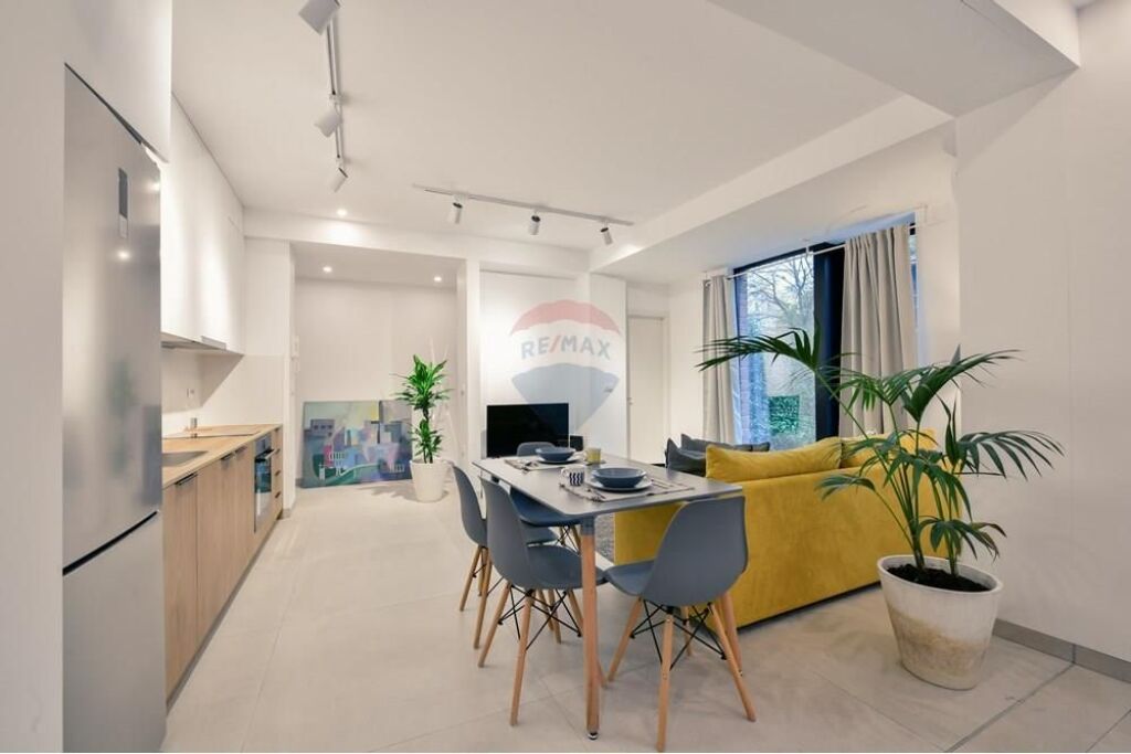 Jepet me qira apartament ne Myslym Shyri