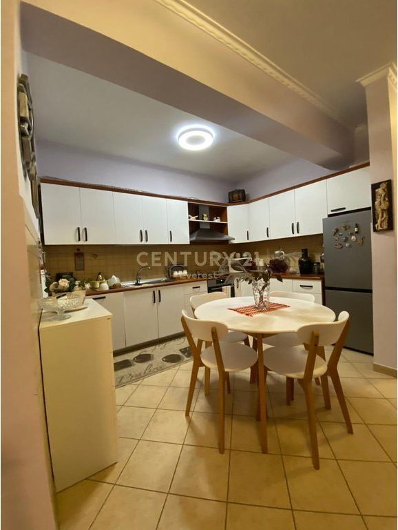Apartment 2+1+2 for rent on Kavajes Street!