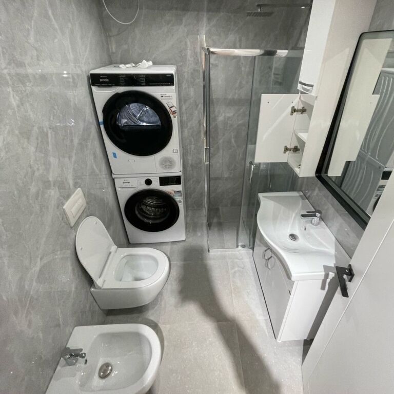 🏡 Appartamento 1+1 + Posto Auto in Affitto – Bulevardi i Ri (Via Karl Gega) 📍