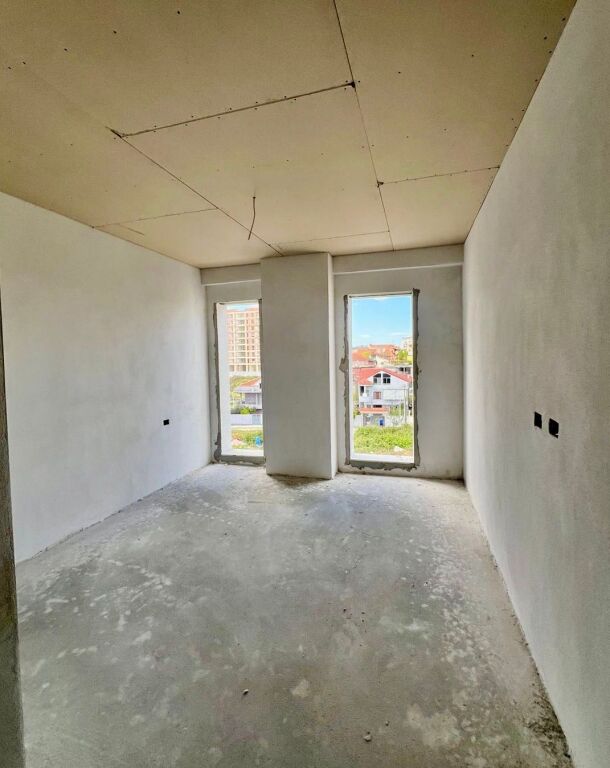 Shitet 1+1 ne Porcelan, 110.000€