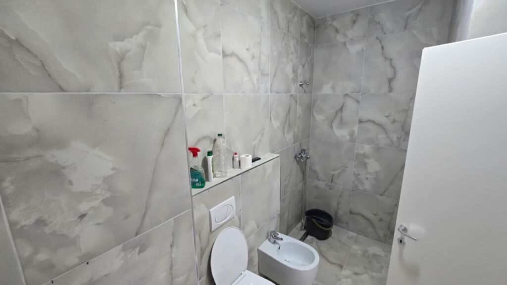 Apartment 2+1+parking space for rent at the New Ring in Tirana