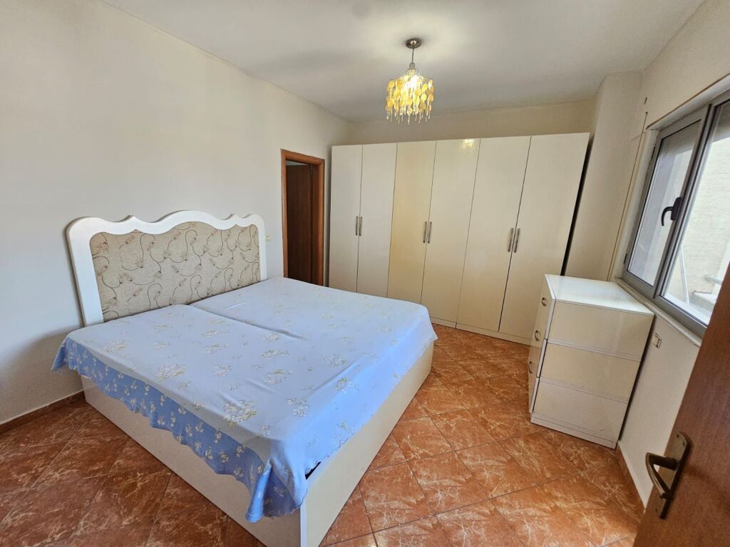 JEPET ME QERA APARTAMENT 2+1 PRANE UJËSJELLËSIT, DURRËS
