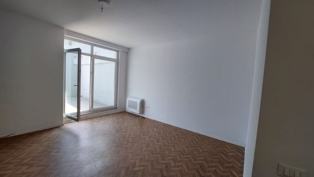 Office for rent at the Paris Municipality