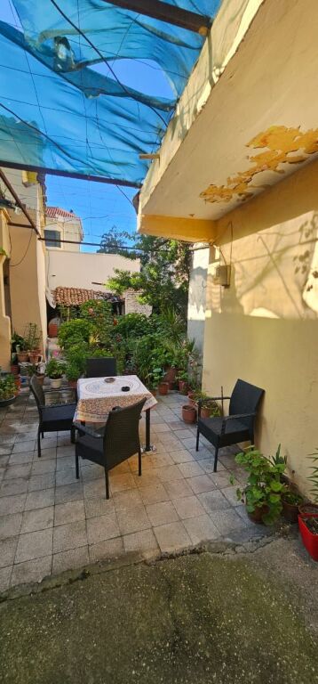 Shitet vile 2 kateshe bashk me 2 dydane prane Gjykates Durres