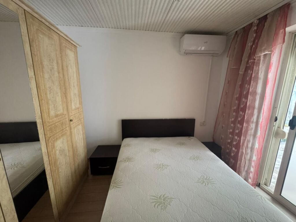 Apartment for Rent at the Intersection of the Paris Commune!