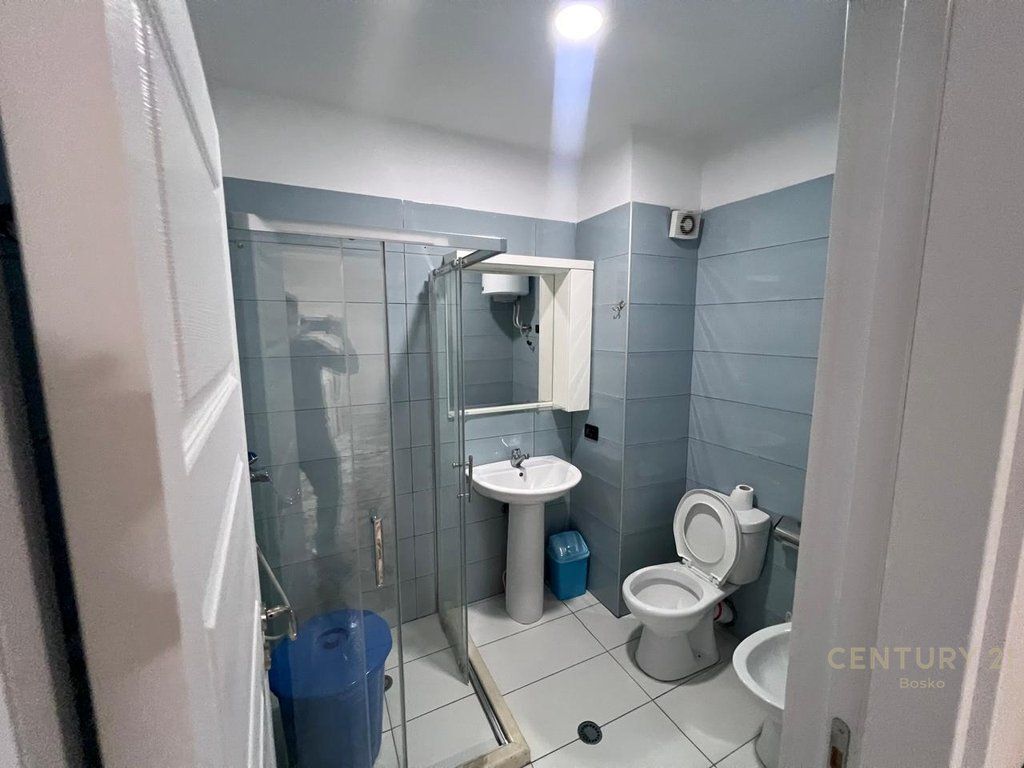 Shitet apartament 1+1 në Shëngjin – shumë pranë detit