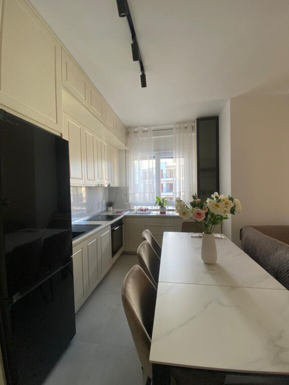 🏡 Apartament 2+1+2 me qira – Pazari i Ri