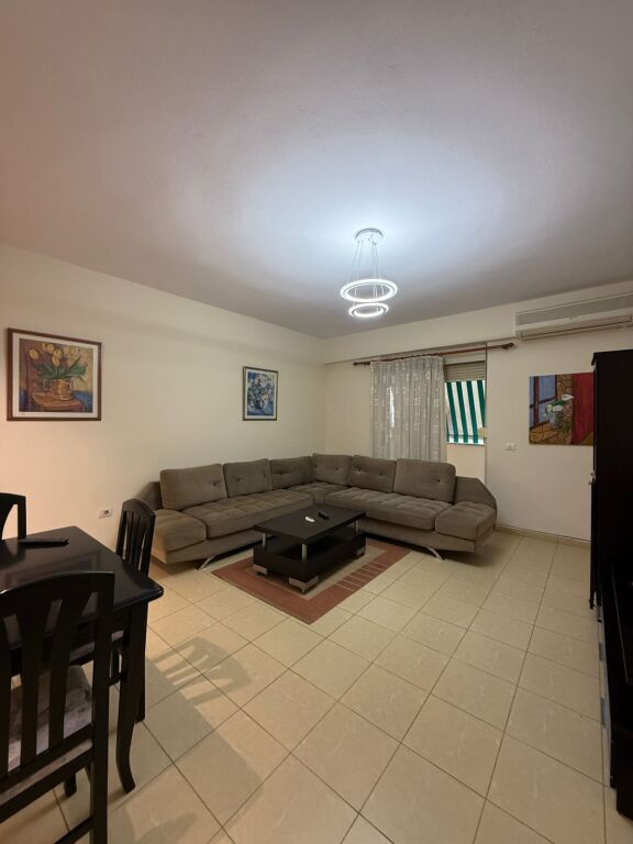 Apartament 1+1 me Qera – Qendër, Rruga e Barrikadave