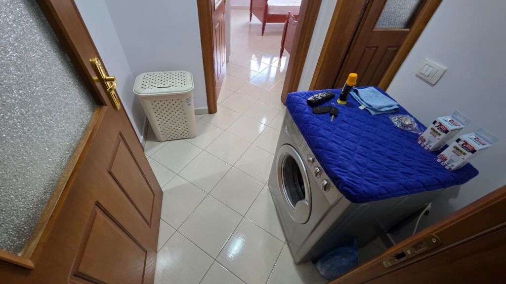 🏡 APARTAMENT 3+1+2 ME QIRA – QENDËR, VLORË