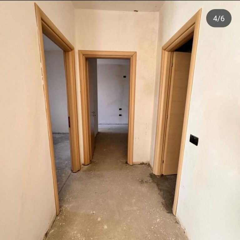 SHITET APARTAMENT 2+1+2+ BALLKON DURRES VILA E ZOGUT MUNDESI PER TA NDAR NE 2 APARTAMENTE 1+1 OSE GARZONIERE