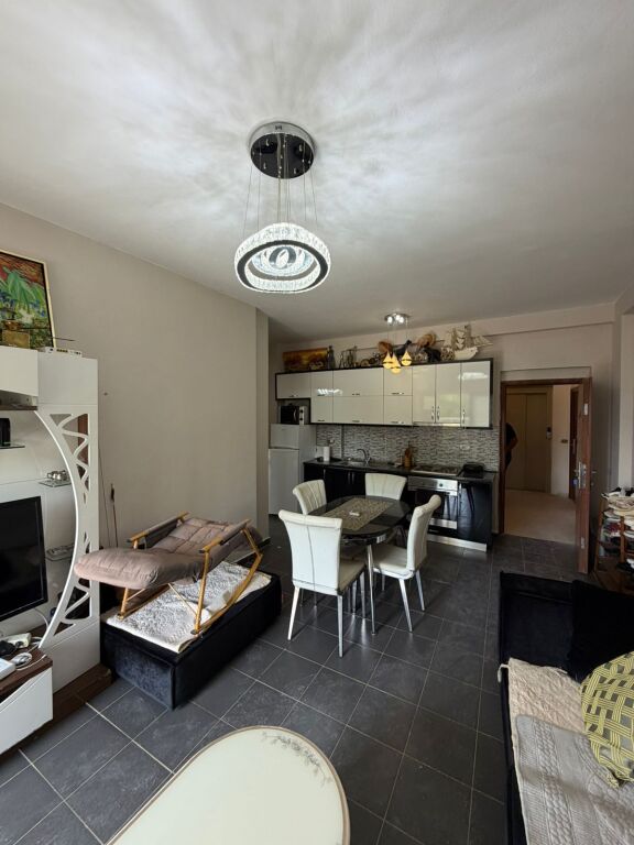 Shitet super apatamente ne zonen e shkembit te kavajes