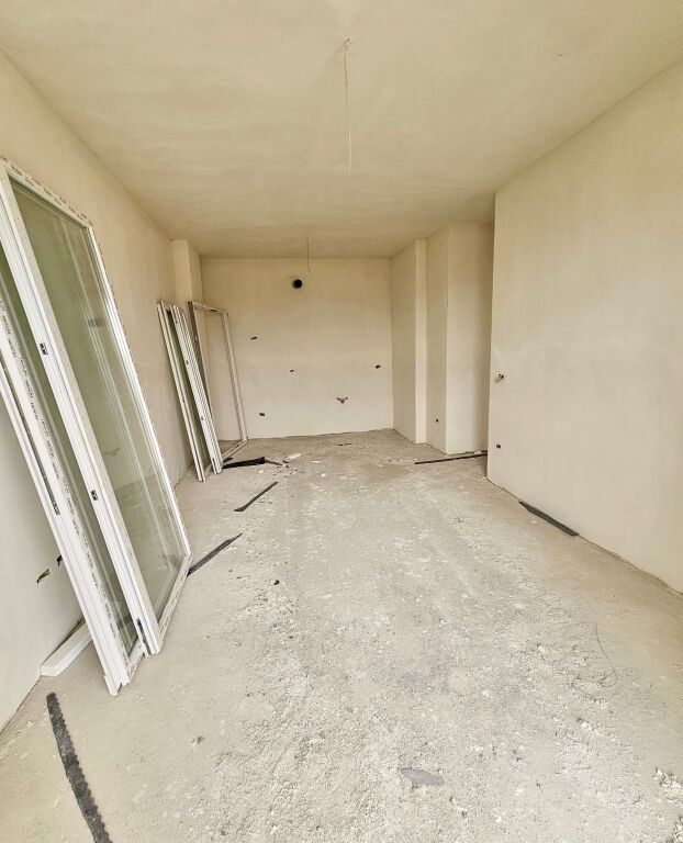 Shitet Apartament 2+1 tek Univers City